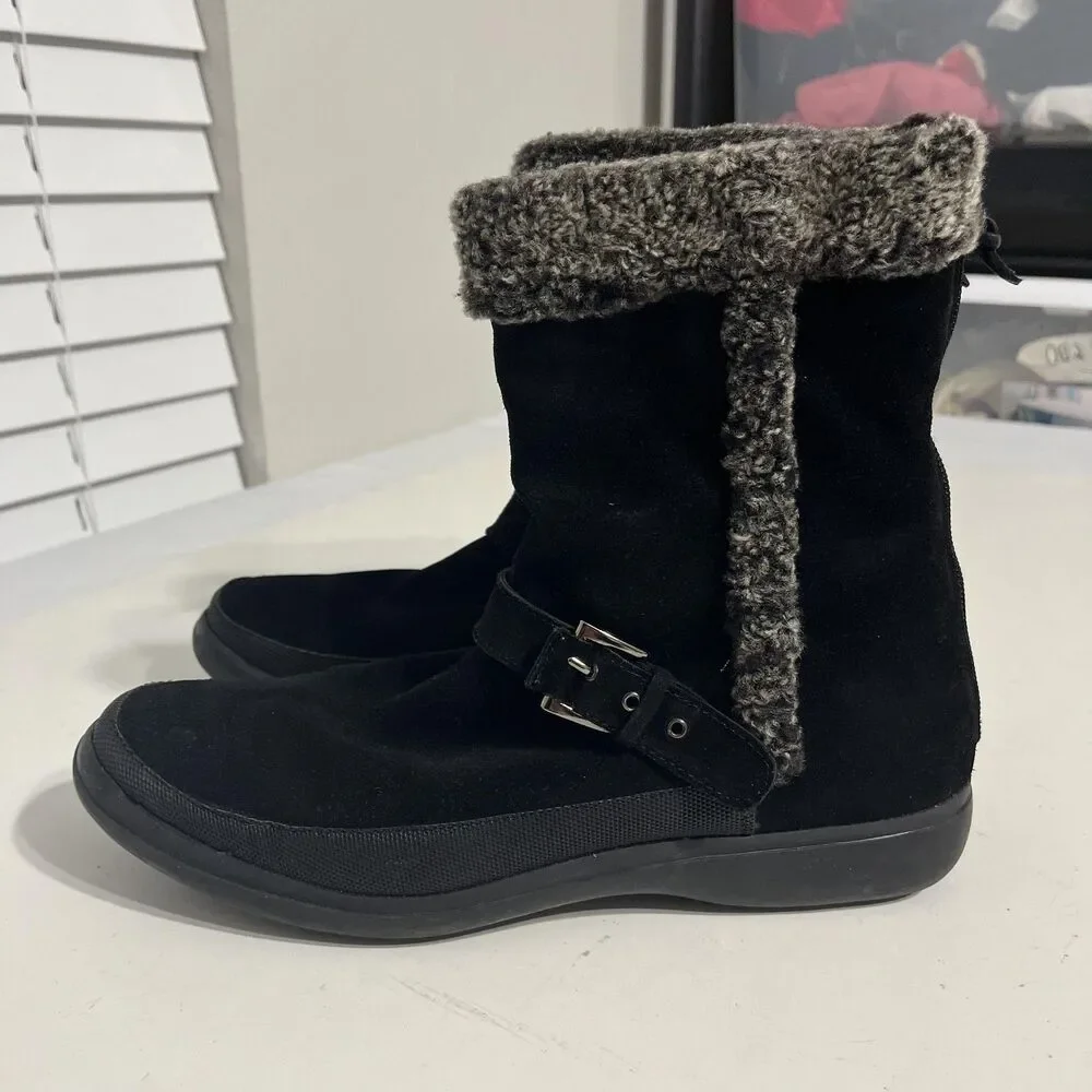 Stuart Weitzman Boots Womens Size 9.5 Black Suede Shearling Lined Zip Winter